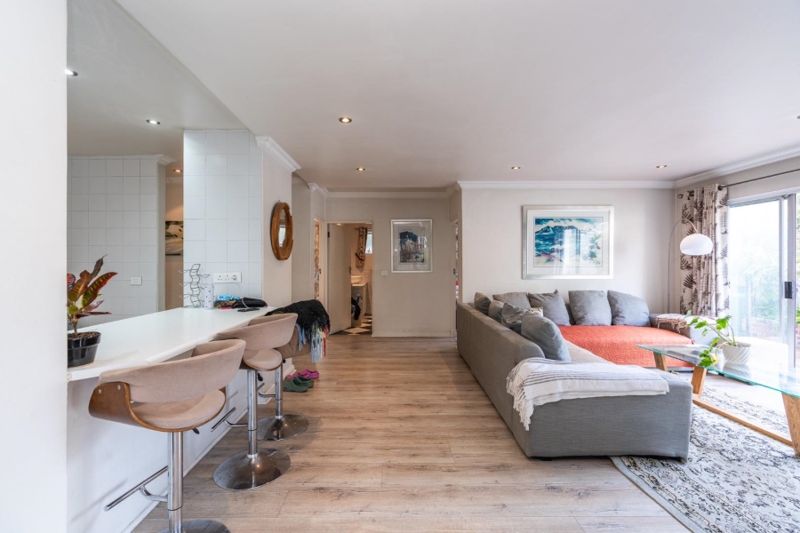 6 Bedroom Property for Sale in Vredehoek Western Cape
